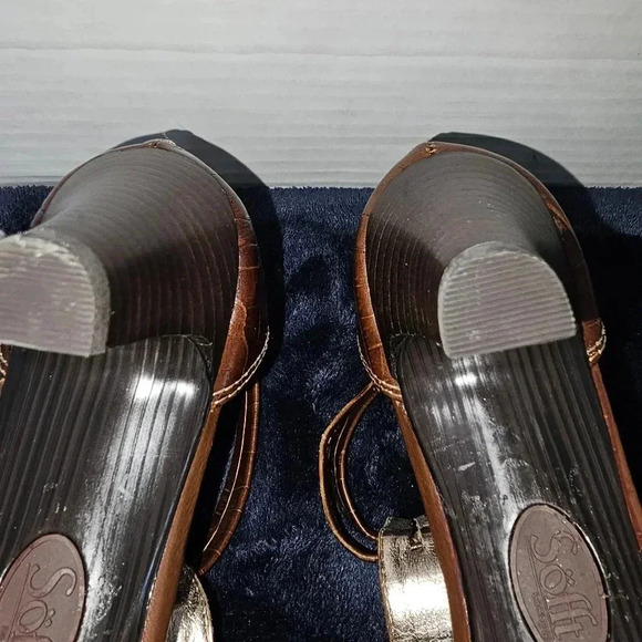 Softt Leather‎ Crocodile Brown Ankle Strap Heels SZ 8M - Picture 9 of 11